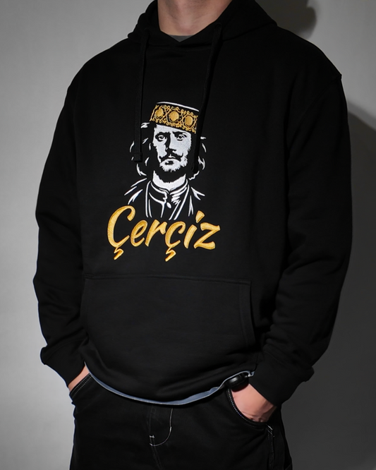 Çerçiz Topulli - Hoodie e qëndisur