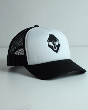 Hyjnesha ne fron - Godes in throne - Embroidered Hat
