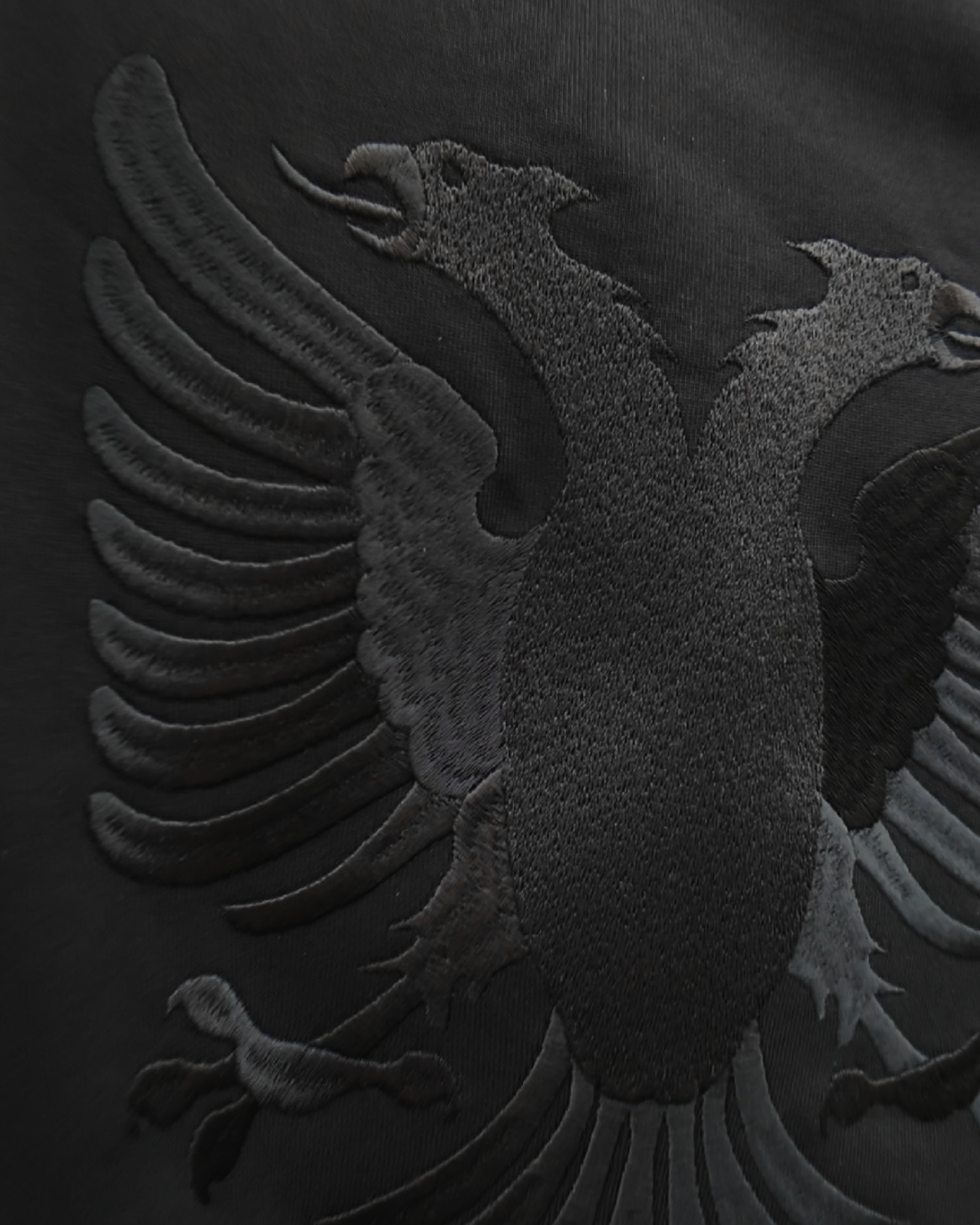 Shqiponja e qendisur Black on Black